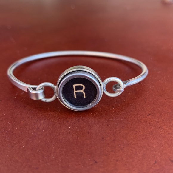 R typewriter key bracelet - Picture 3 of 4